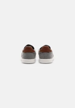 Pier One Unisex - Slippers - Dark Grey 11 Pier One Unisex - Slippers - Dark Grey -Pier One 1a4cf2d9897d4c98b0ddac911d5c994e