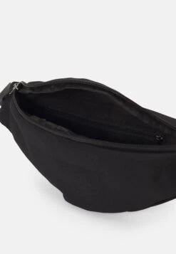 Pier One Rumpetaske - Black -Pier One 31346e2a4e614e92be13399d71ffc238