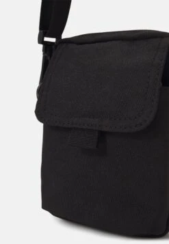 Pier One Unisex - Skulderveske - Black -Pier One 3b9fca5929a94237bc71e9d93ca4b543