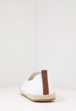 Pier One Rena Espadrille Unisex - Loafers - White -Pier One 4f1c7dae0cbb47efaca02a71fb79d125