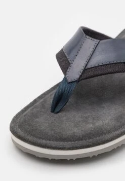 Pier One Leather - Tåsandaler - Blue -Pier One 50c49d2b3015483b8a98ff7b74229b5f