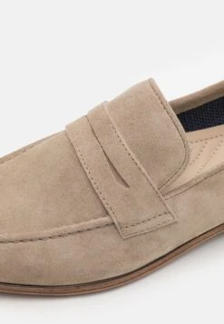 Pier One Leather - Slippers - Beige 13 Pier One Leather - Slippers - Beige -Pier One 52d211ef3a154ec88c15f789062f84e4