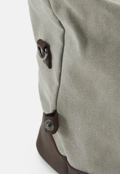 Pier One Unisex - Reiseveske - Grey 11 Pier One Unisex - Reiseveske - Grey -Pier One 6fa7c56bd7a241beadc9861c482d7855