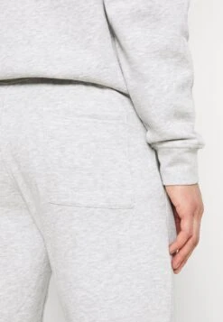 Pier One 2 Pack - Joggebukse - Mottled Light Grey/Mottled Dark Blue 17 Pier One 2 Pack - Joggebukse - Mottled Light Grey/Mottled Dark Blue -Pier One 737d28e17a324ecc9e683cebbda75492