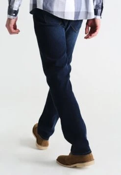 Pier One Basic - Jeans Straight Leg - Dark Blue Denim 10 Pier One Basic - Jeans Straight Leg - Dark Blue Denim -Pier One a4ebfb4549ae43cc8fd6ef9a34b37b32