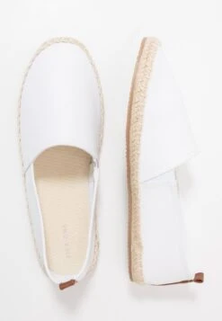 Pier One Rena Espadrille Unisex - Loafers - White -Pier One ab5cbd7acee24999906ebe55251ad5ea