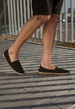 Pier One Rena Espadrille Unisex - Loafers - Black -Pier One cb806f944ebf47a1be125d225ca7178e