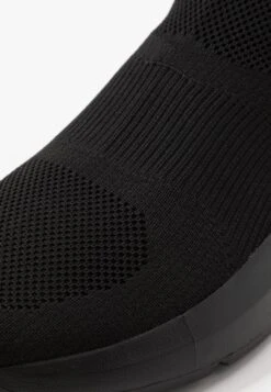 Pier One Høye Joggesko - Black -Pier One e1bf456dd30b4152a191a095dc802b4e