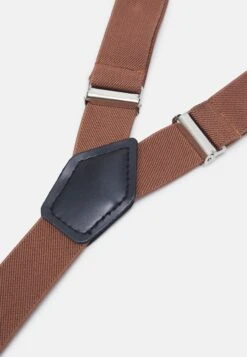 Pier One Set- Andre Accessories - Brown -Pier One e6255cad1dda491a818caf178ee77354